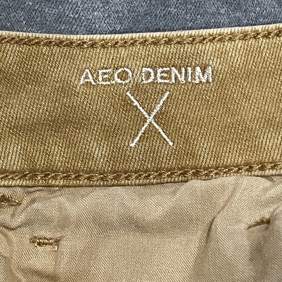 American Eagle "Hi-Rise Shortie" Super Super Stretch Khaki Shorts - Size 4 Denim - Picture 8 of 8